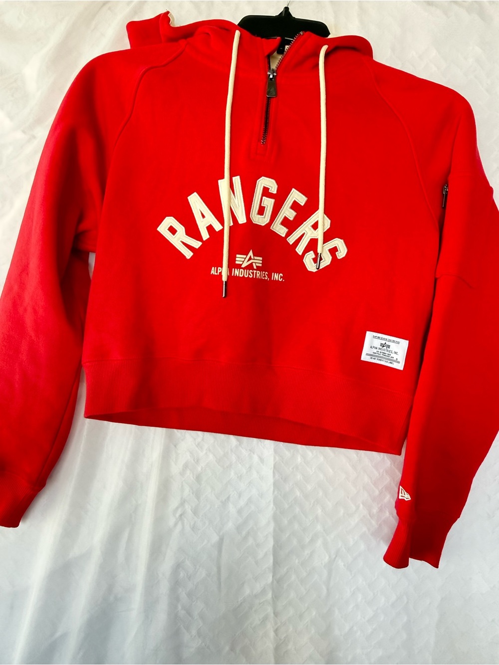 “SIZE M” WOMENS Alpha Industries x New Era Texas Rangers Red Hoodie 2023